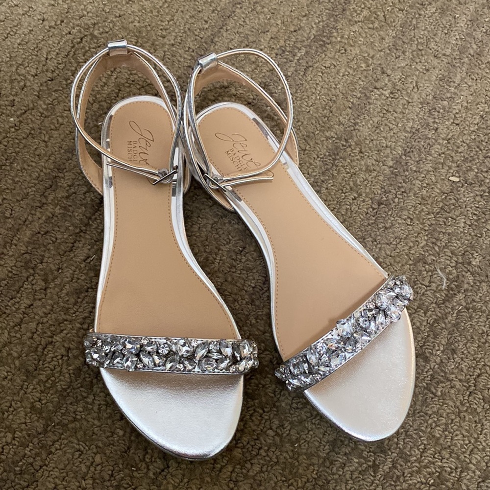Badgley Mischka Jewel silver flat sandals Sz 7 - Picture 2 of 5
